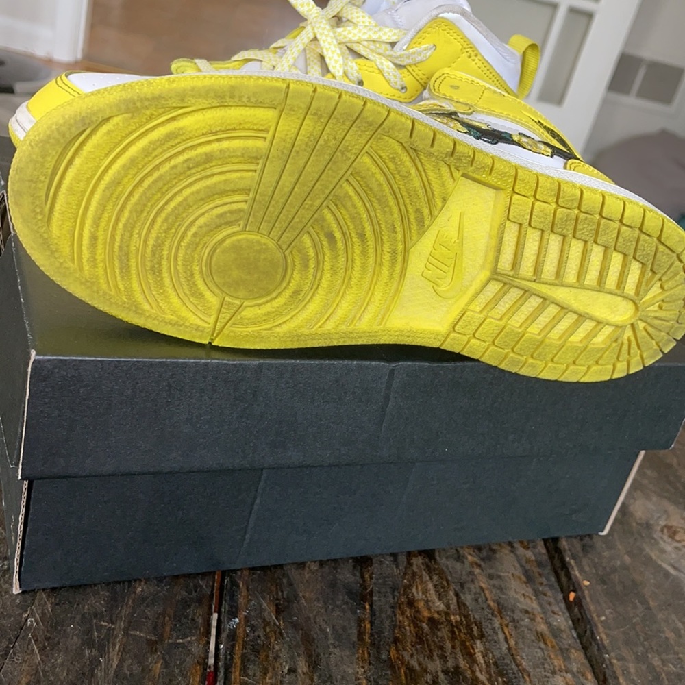 💢SOLD💢AIR JORDAN 1 MID GS
"Dynamic Yellow" youth 2 - Picture 9 of 9